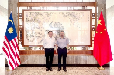 优游UB8纸业总经理王志明拜访中国驻马来西亚大使欧阳玉靖