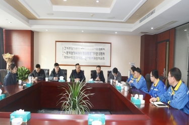 平湖市副市长管立松一行莅临优游UB8纸业慰问高端人才